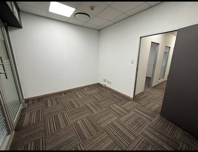139M² OFFICE TO LET IN ROSEBANK